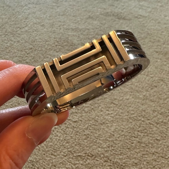 Tory Burch Fitbit bracelet, silver - Picture 8 of 9